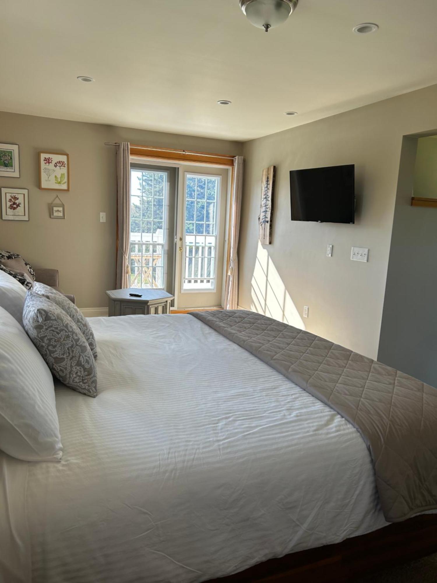 Halls Harbour Tides Inn Guest Suites מראה חיצוני תמונה