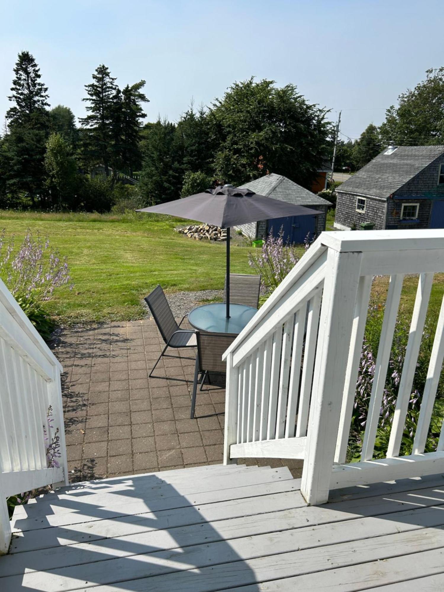 Halls Harbour Tides Inn Guest Suites מראה חיצוני תמונה